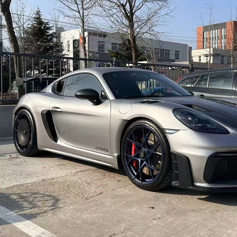 SR DRY CARBON FIBER R-HR AERODISC (for Aluminum REAR Rims) [PORSCHE 718 GT4 RS]