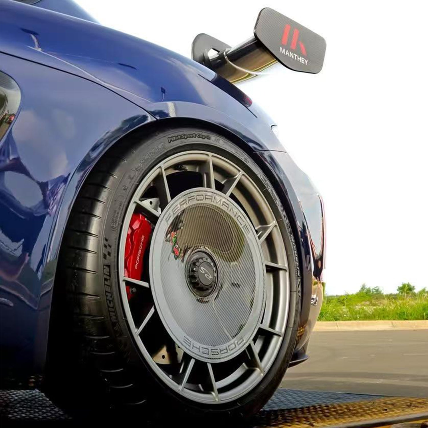 SR DRY CARBON FIBER R-HR AERODISC (for Magnesium REAR Rims) [PORSCHE 718 GT4 RS]