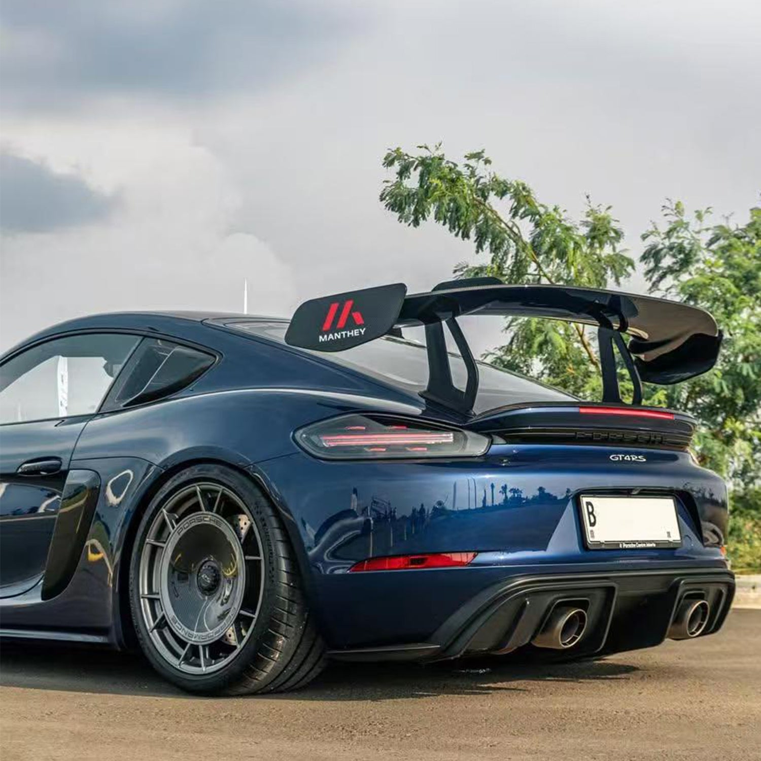SR DRY CARBON FIBER R-HR AERODISC (for Aluminum REAR Rims) [PORSCHE 718 GT4 RS]