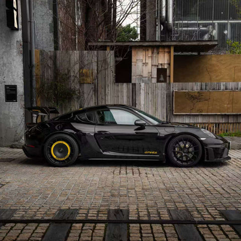 SR DRY CARBON FIBER R-HR AERODISC (for Aluminum REAR Rims) [PORSCHE 718 GT4 RS]