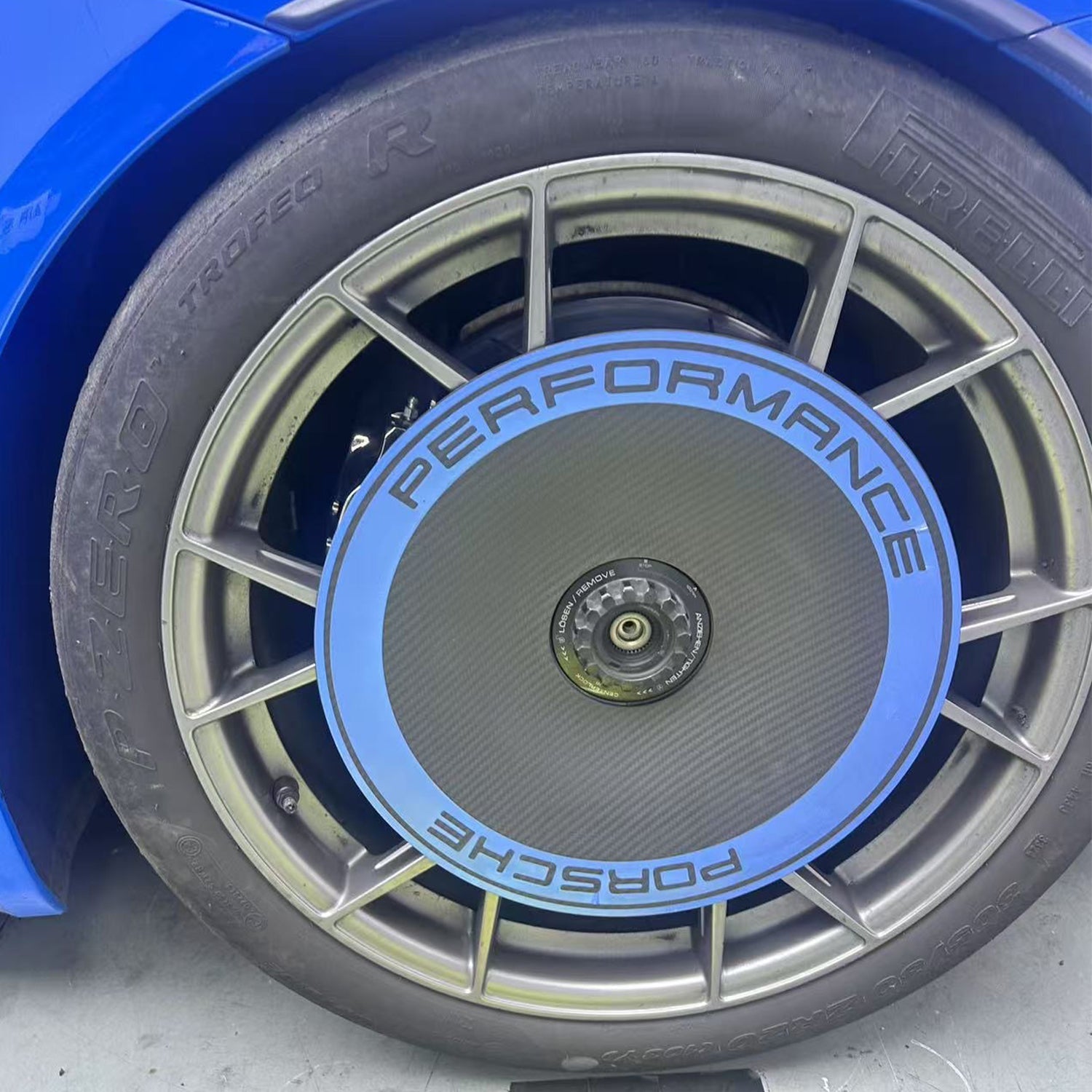 SR DRY CARBON FIBER R-HR AERODISC (for Aluminum REAR Rims) [PORSCHE 718 GT4 RS]