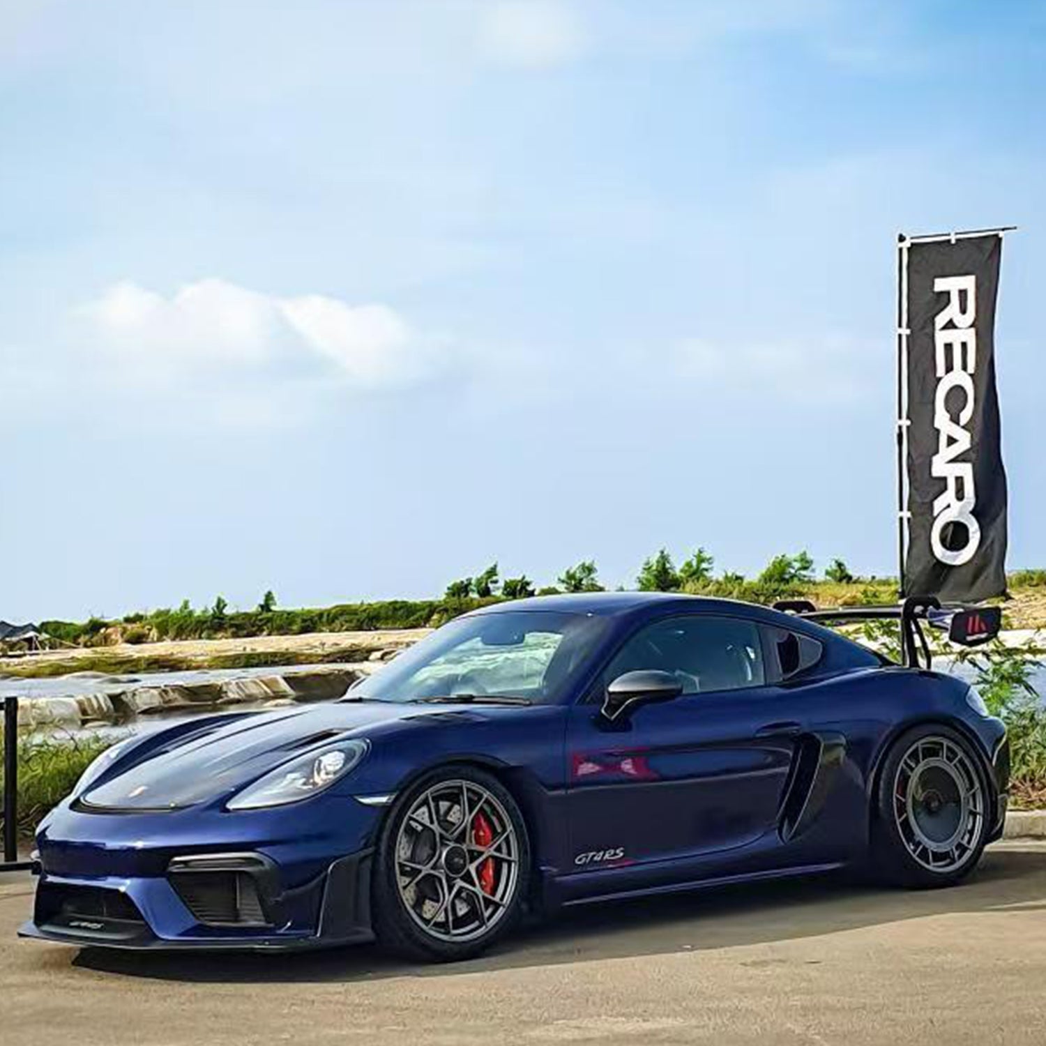 SR DRY CARBON FIBER R-HR AERODISC (for Magnesium REAR Rims) [PORSCHE 718 GT4 RS]